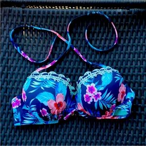 Shade & Shore Bikini Top Size 36B Floral